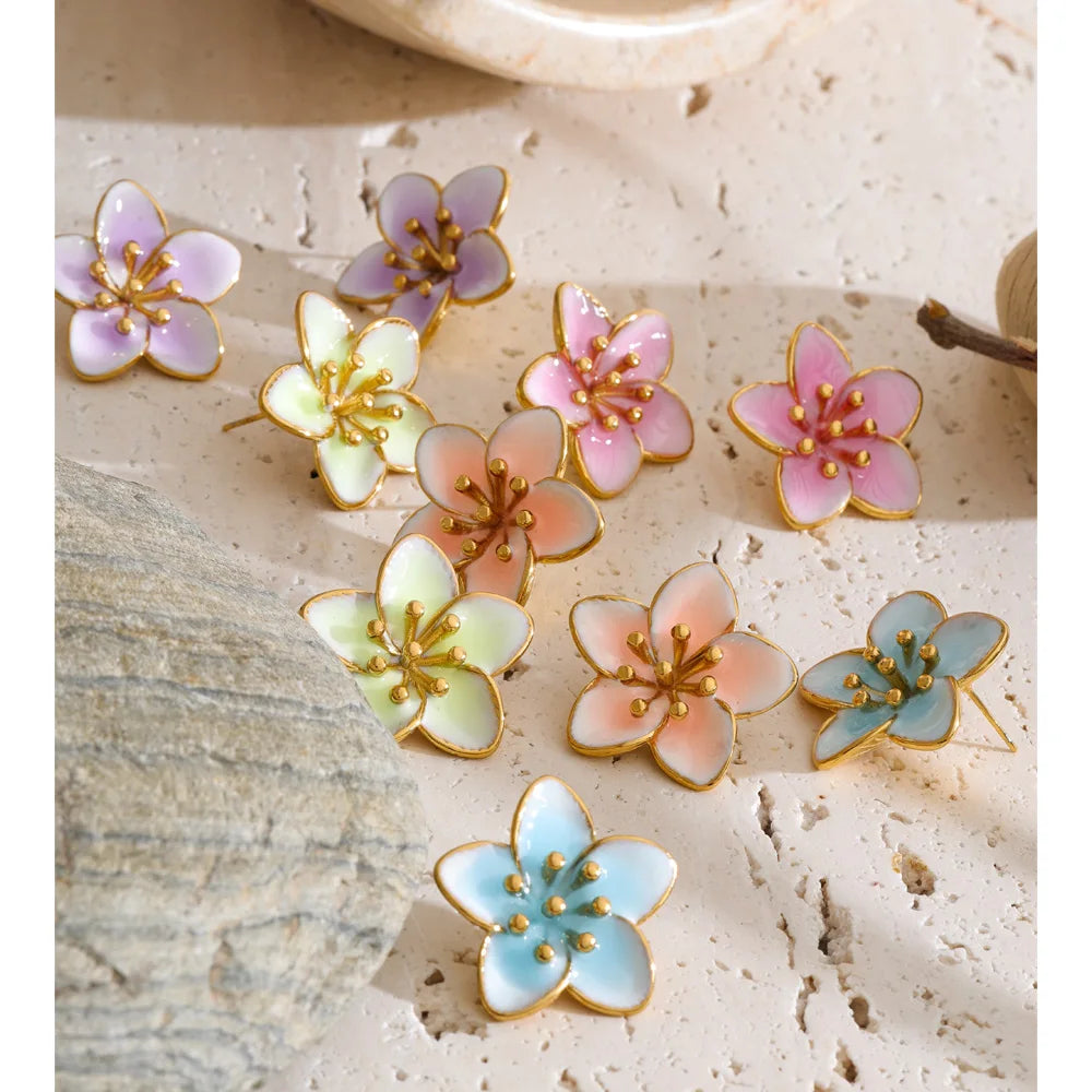 Enamel flower multi-color earrings in gold-plated stainless steel with enamel.