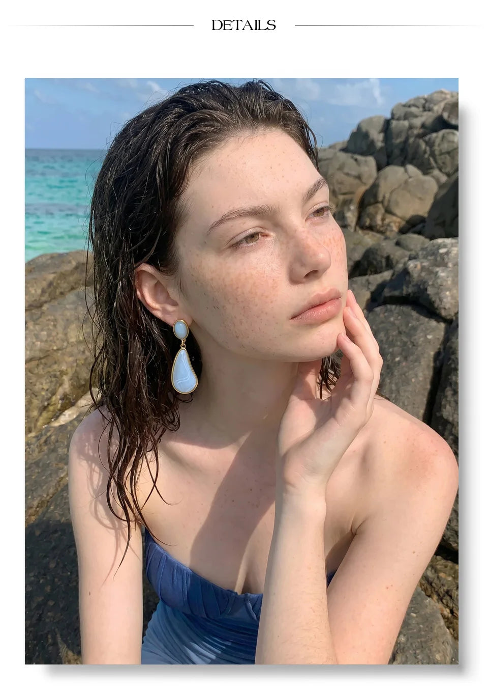 Resin acrylic geometric earrings in gold-plated stainless steel with resin and acrylic.