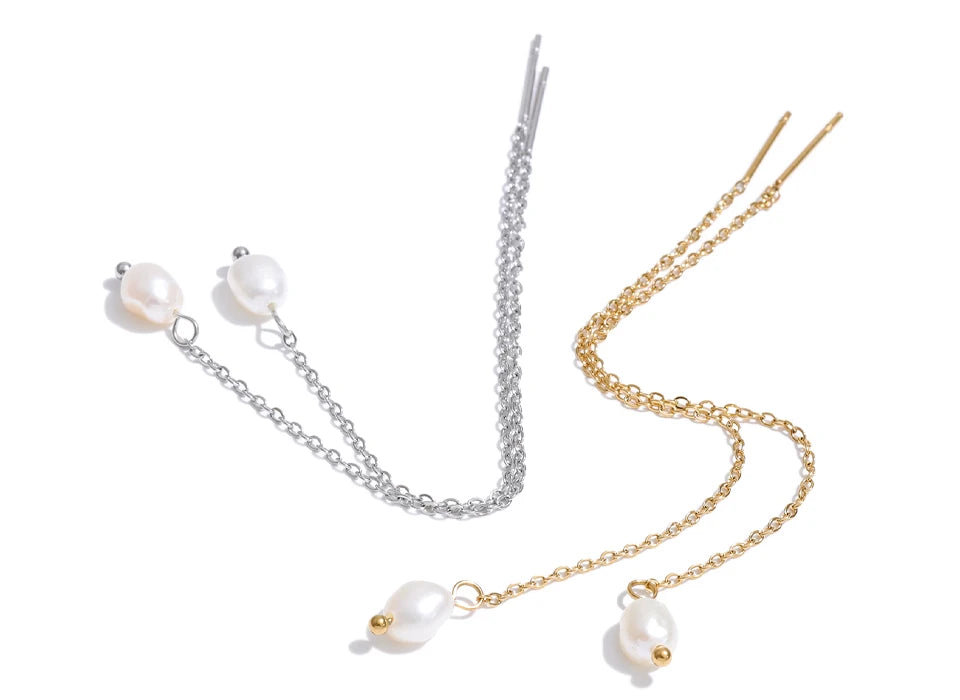Freshwater pearl geometric chain earrings in gold-plated stainless steel with freshwater pearl.