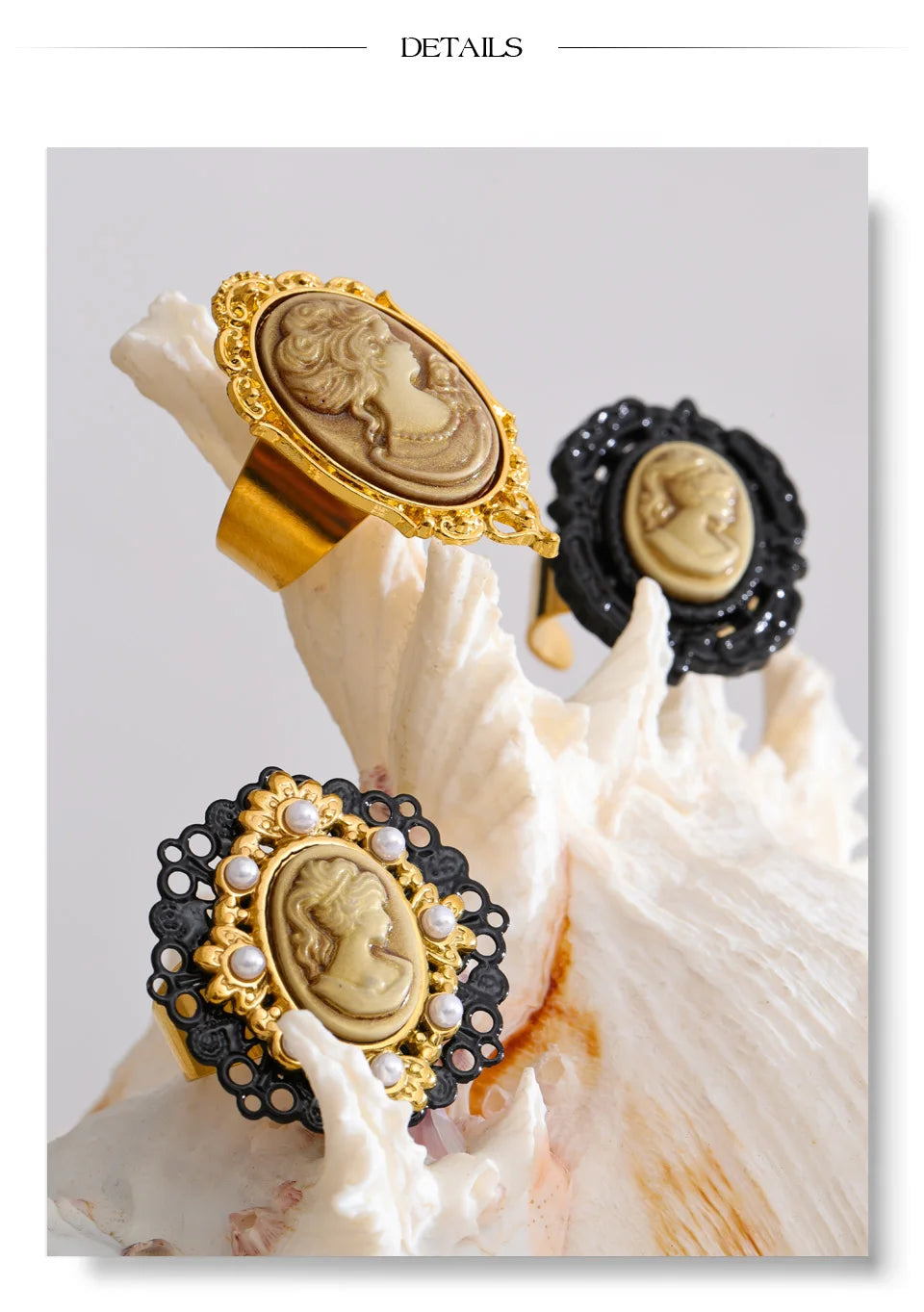 Pearl resin geometric ring in 18K gold-plated stainless steel with pearl and resin.