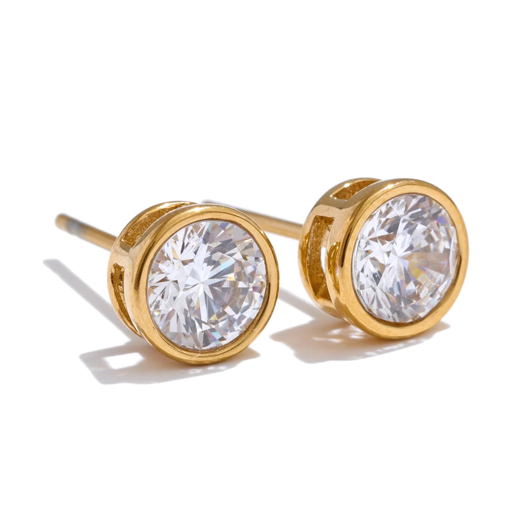 Cubic zirconia geometric earrings in gold-plated stainless steel with cubic zirconia.