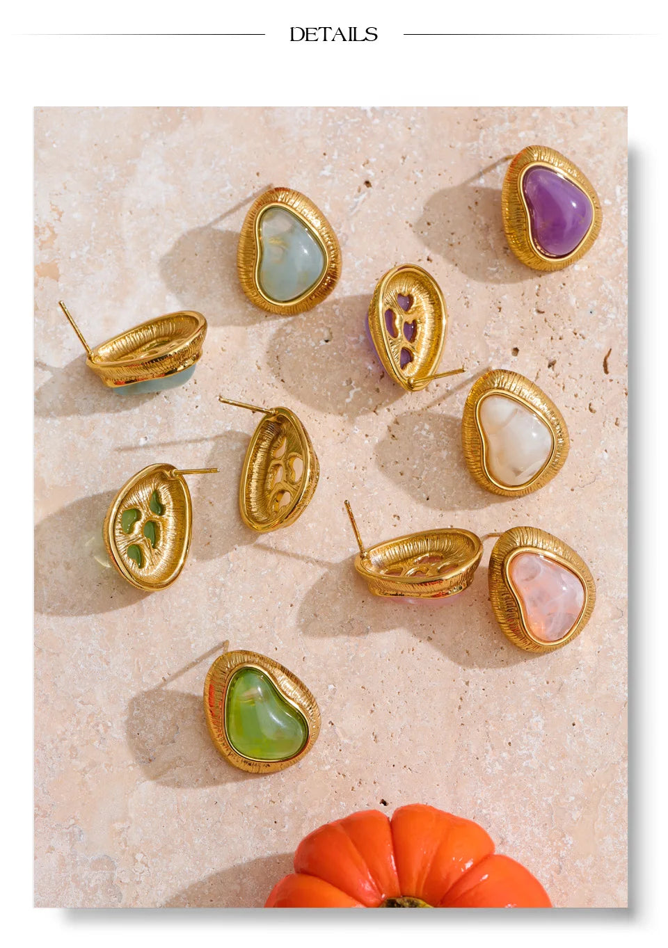 Resin acrylic heart earrings in gold-plated stainless steel with resin and acrylic.
