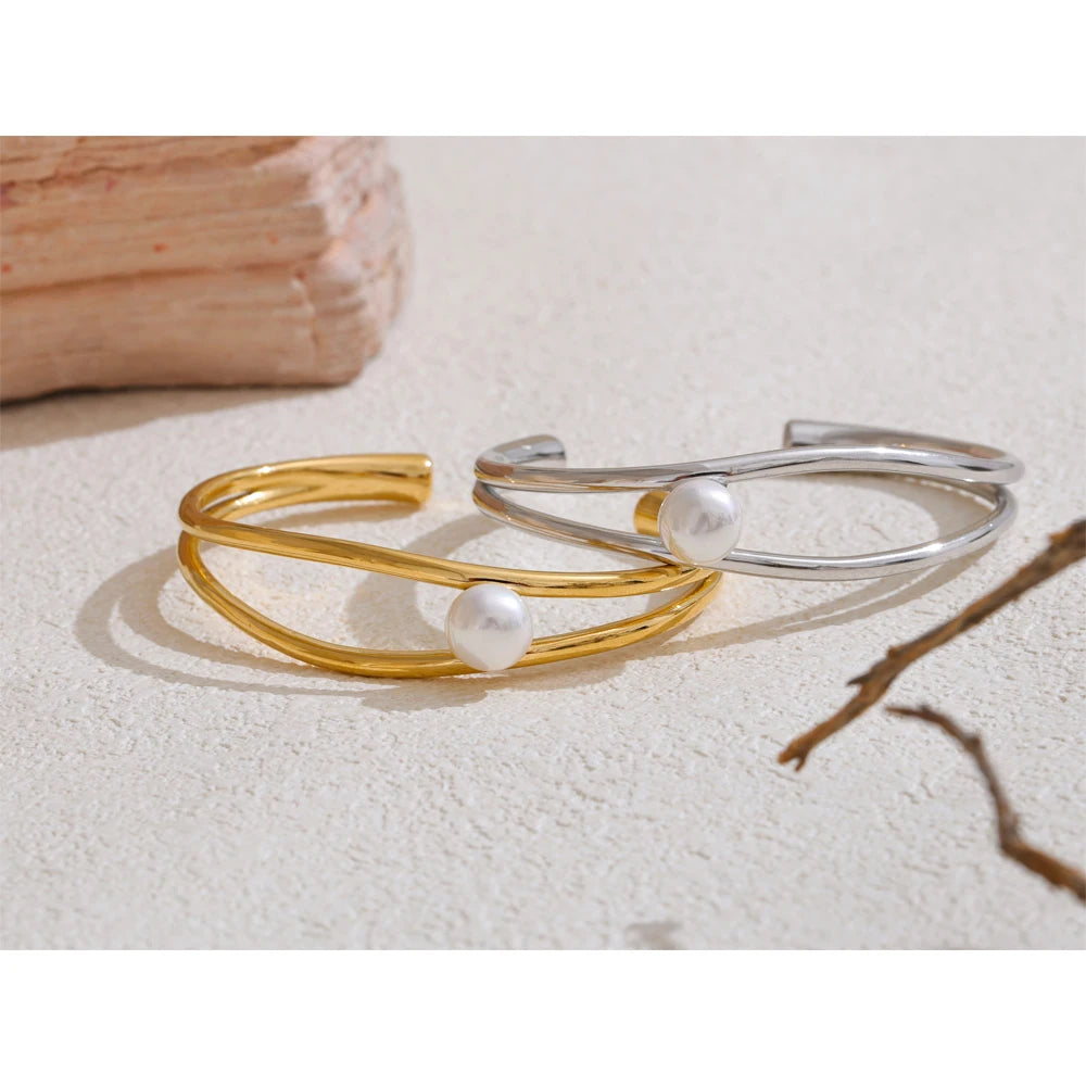 Pearl Geometric Bracelet — Gold-Plated Stainless Steel with Pearl · PS1718