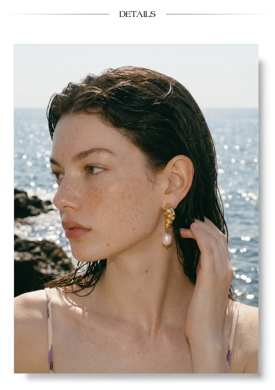 Cubic zirconia freshwater pearl geometric earrings in gold-plated stainless steel with freshwater pearl and cubic zirconia.
