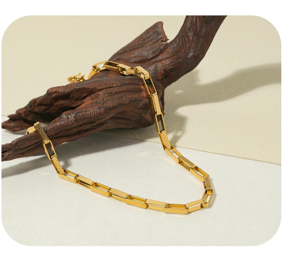 Vintage Pendant Necklace Charm Choker — 316L Stainless Steel · PS385