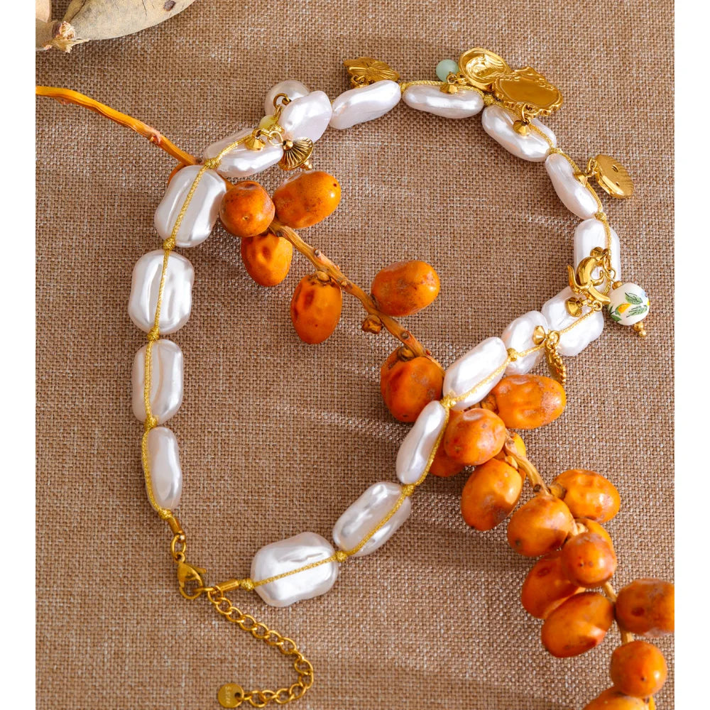 Pearl heart flower necklace in gold-plated stainless steel with pearl.