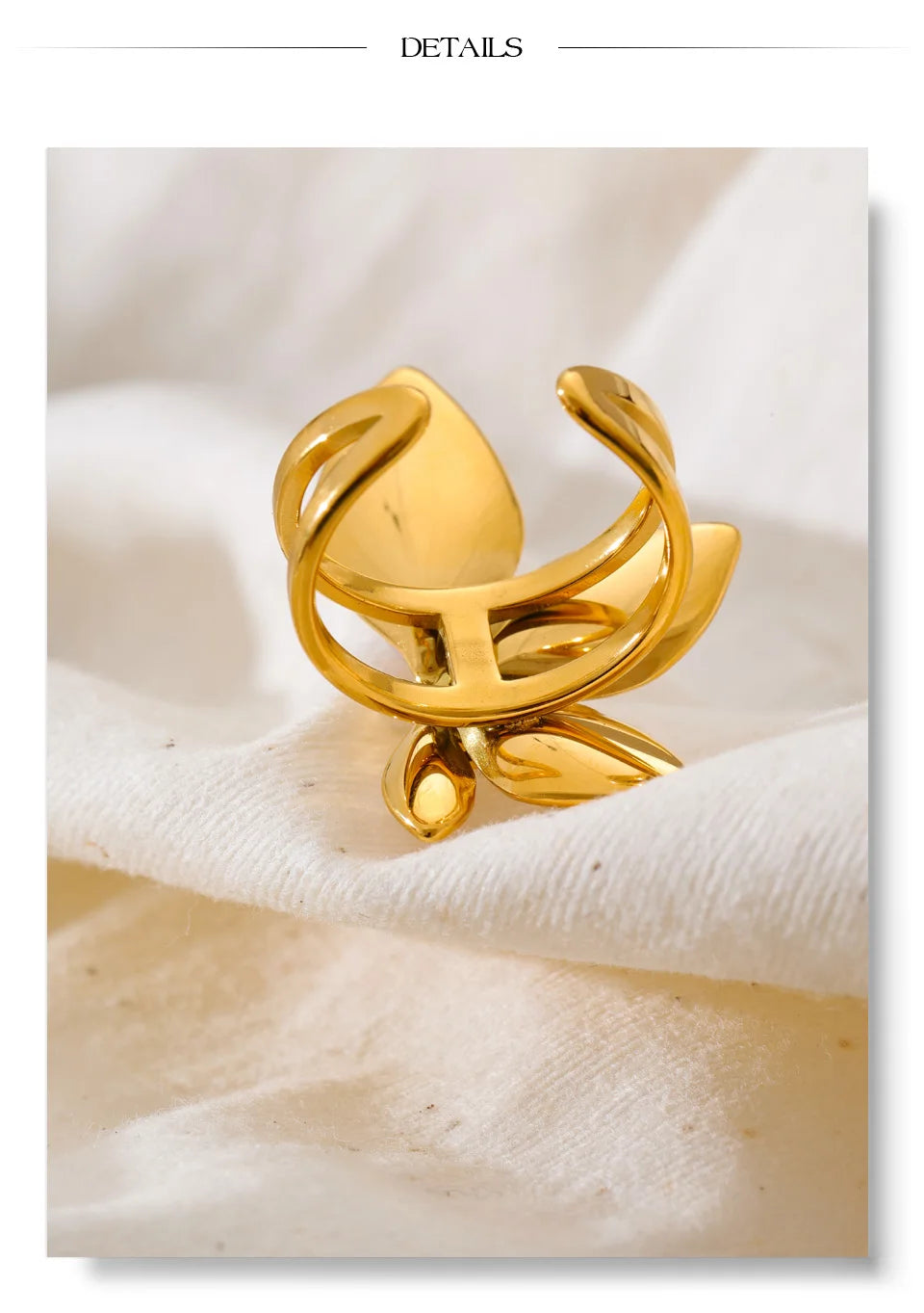 Pearl flower ring in 18K gold-plated stainless steel with pearl.