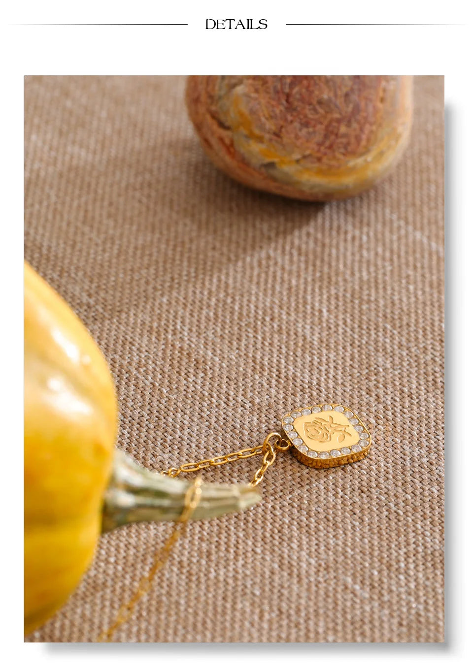 Cubic zirconia flower geometric necklace in gold-plated stainless steel with cubic zirconia.