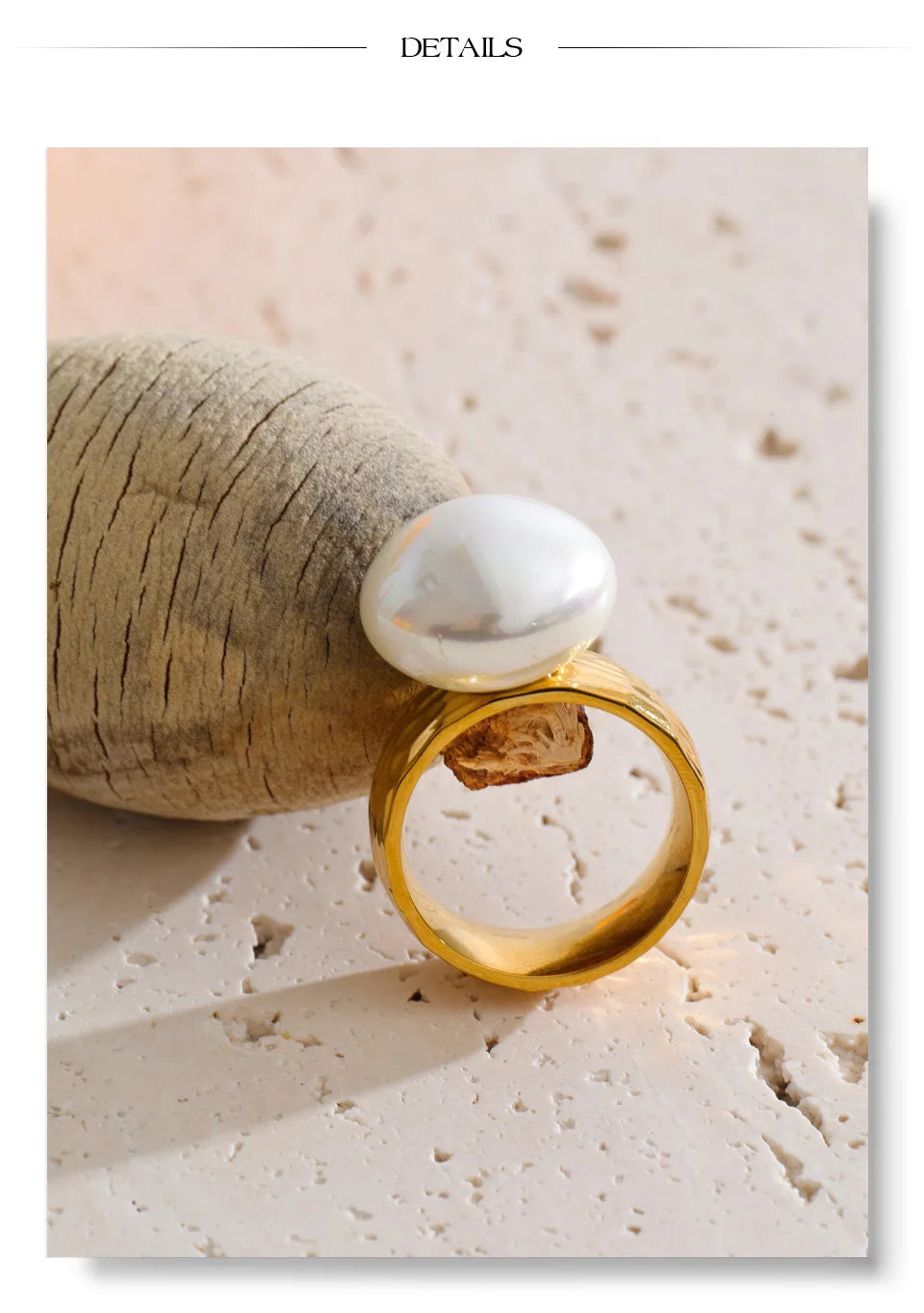 Pearl shell geometric ring in 18K gold-plated stainless steel with pearl and shell.