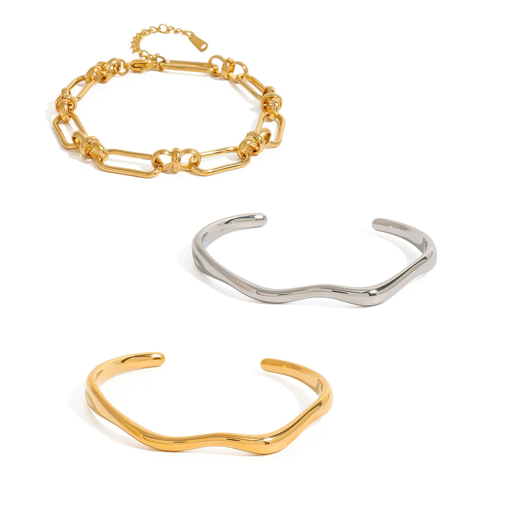 Wavy Cuff Chain Bracelet — 18K Gold Plated
