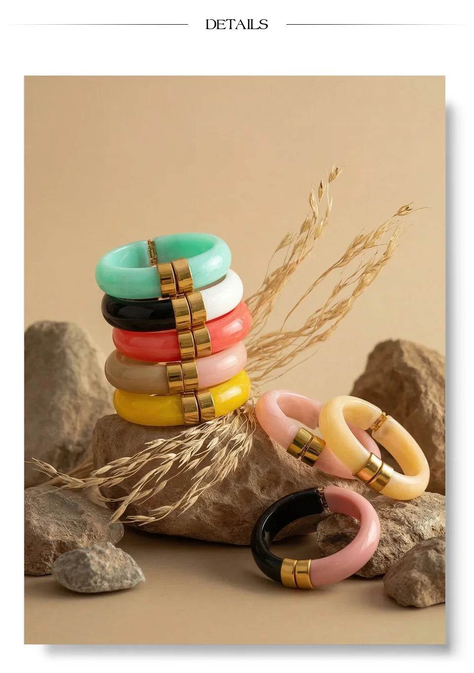Resin acrylic geometric bracelet in gold-plated stainless steel with resin and acrylic.