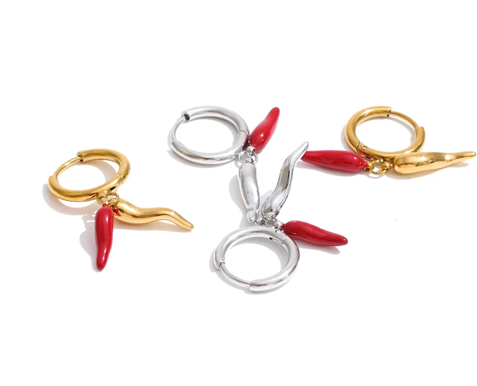 Red enamel geometric earrings in gold-plated stainless steel with enamel.