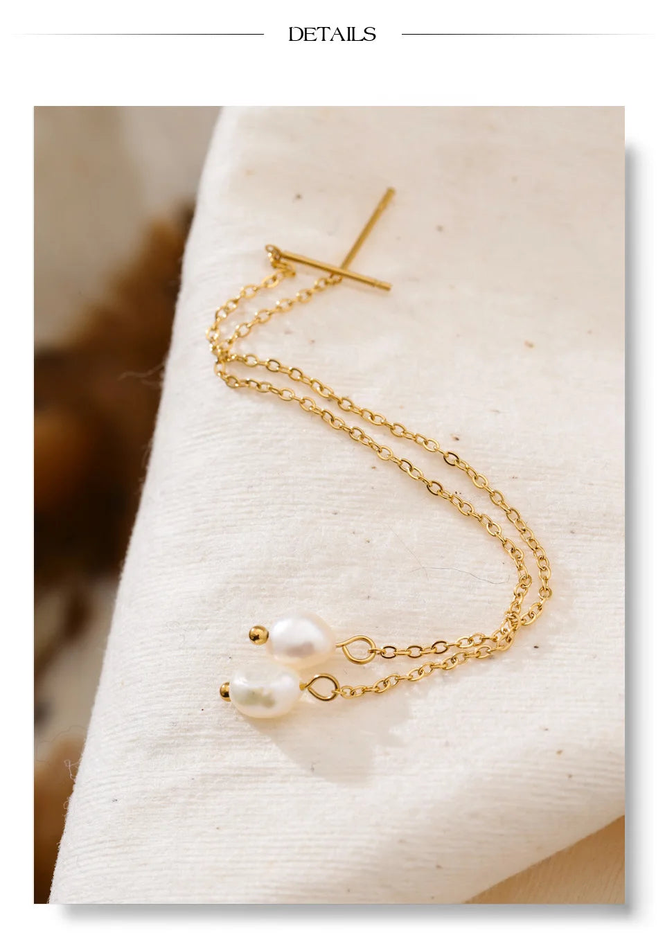 Freshwater pearl geometric chain earrings in gold-plated stainless steel with freshwater pearl.