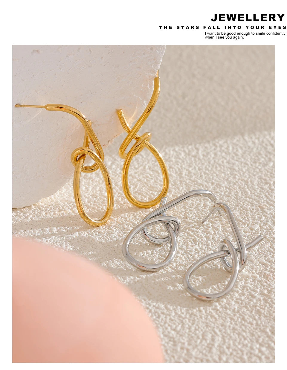 Geometric earrings in gold-plated stainless steel.