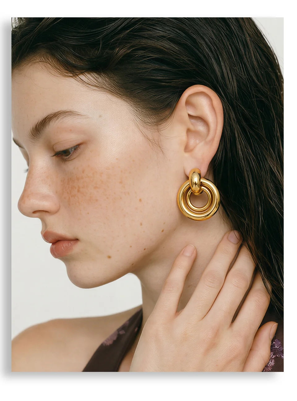 Geometric earrings in gold-plated stainless steel.