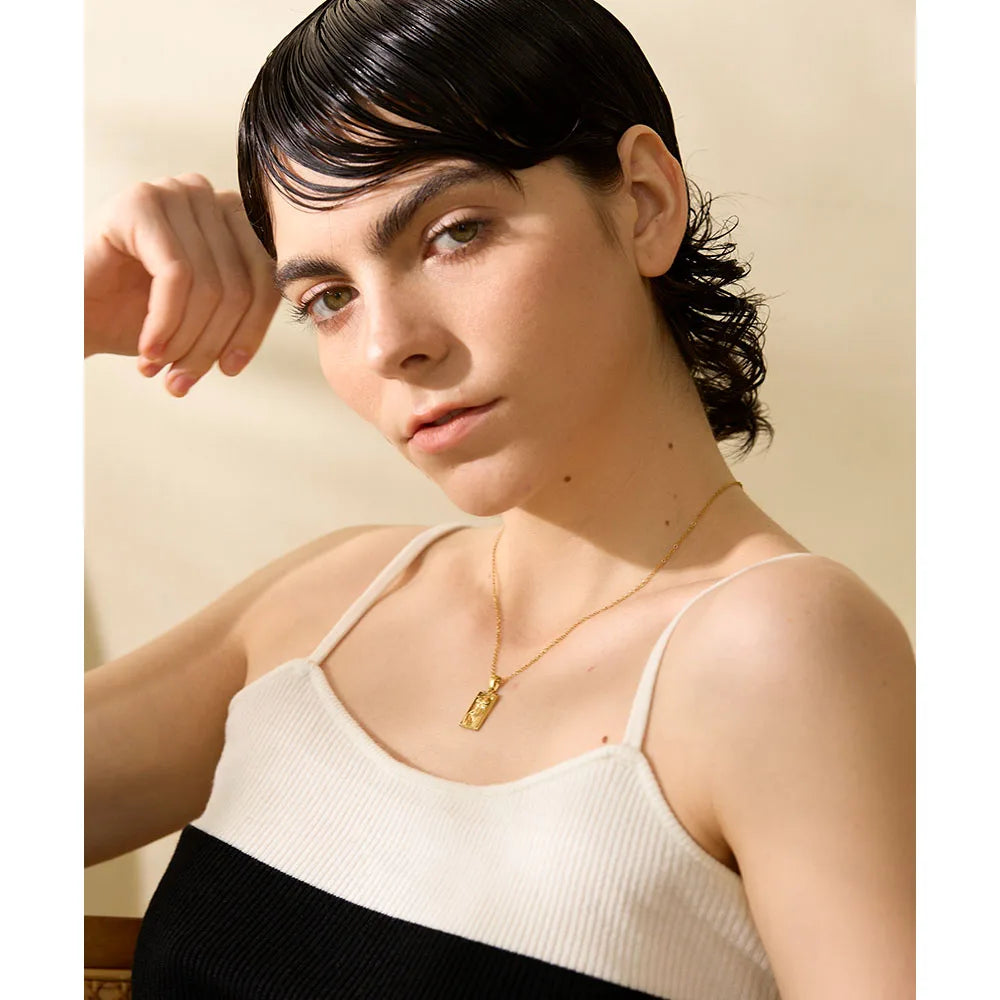 Geometric necklace in gold-plated stainless steel.
