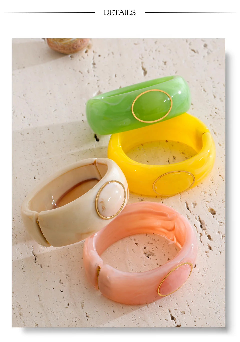 Resin acrylic geometric bracelet in gold-plated stainless steel with resin and acrylic.