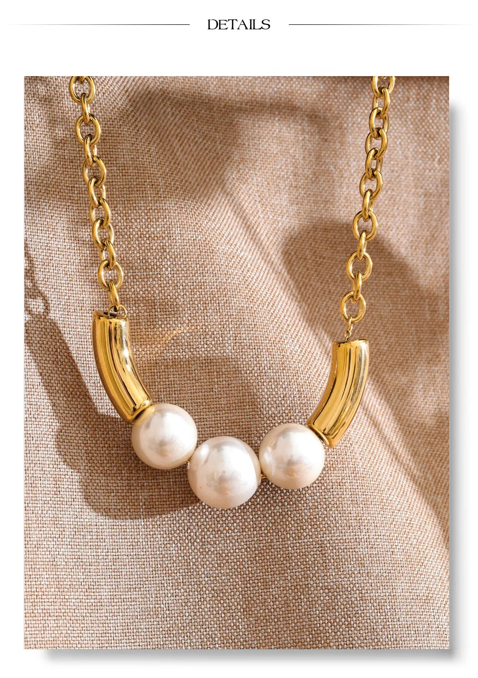 Pearl beaded geometric necklace in gold-plated stainless steel with pearl.