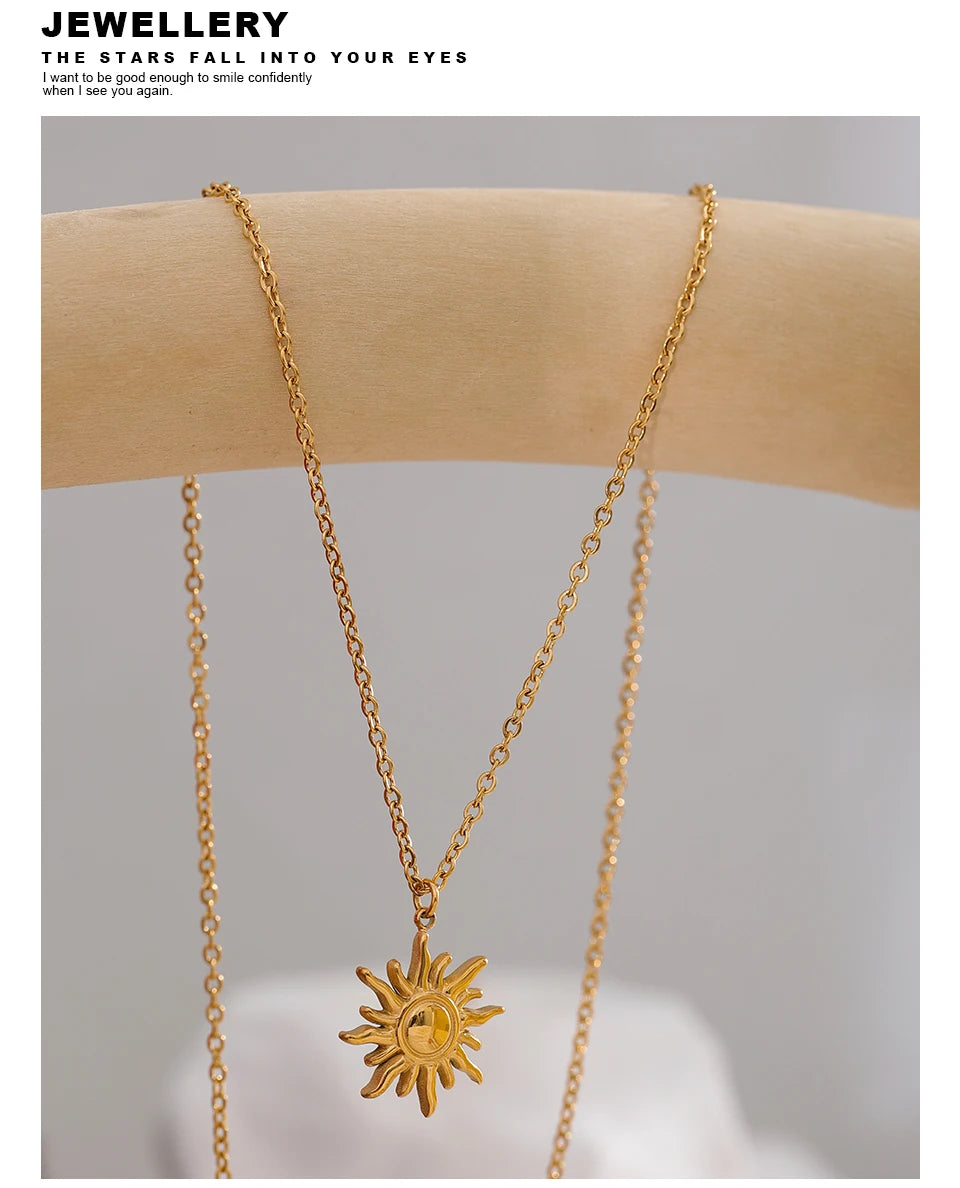 Sun geometric necklace in gold-plated stainless steel.