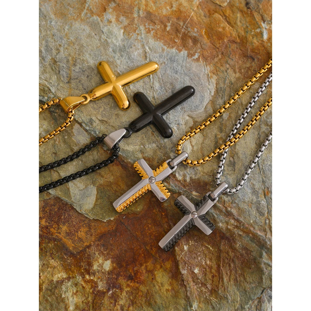 Cross necklace in gold-plated stainless steel.