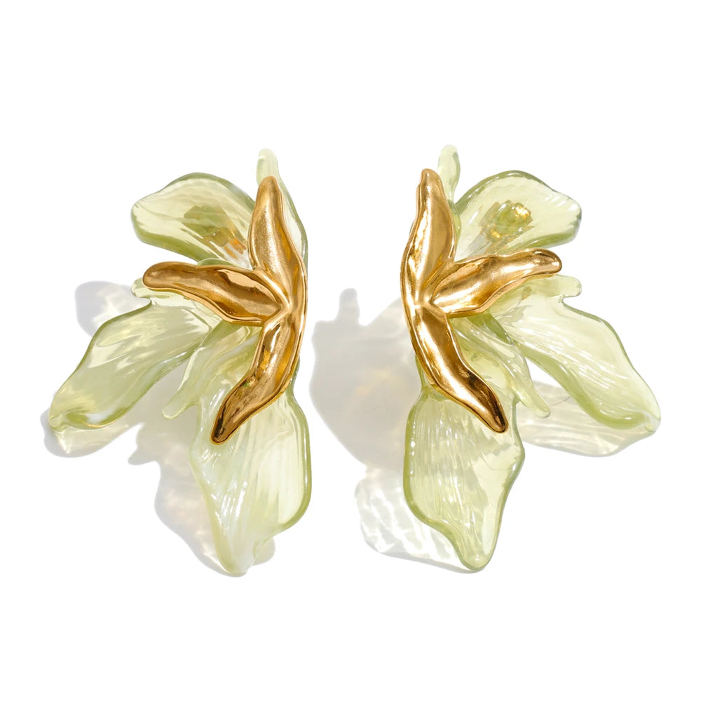 Green resin acrylic earrings in gold-plated stainless steel with resin and acrylic.