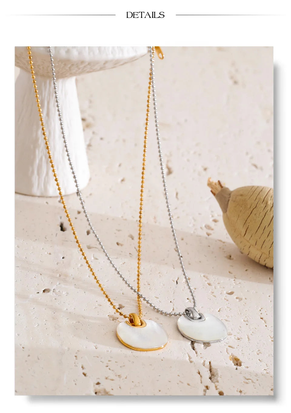 Shell geometric necklace in gold-plated stainless steel with shell.