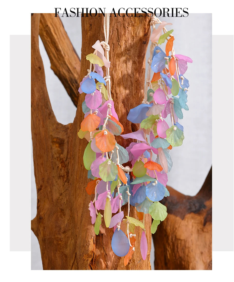 Resin multi-color y2k necklace in gold-plated stainless steel with resin.