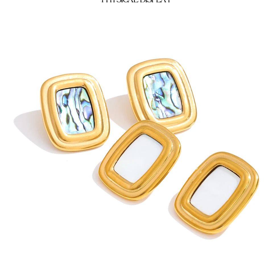 Shell geometric earrings in gold-plated stainless steel with shell.