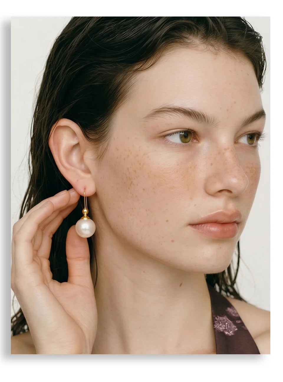 Pearl geometric earrings in gold-plated stainless steel with pearl.