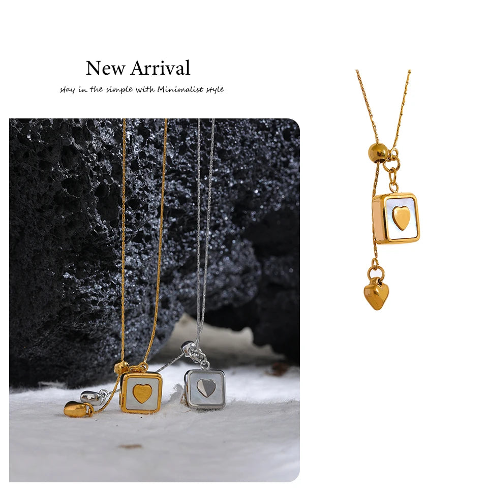 Shell heart geometric necklace in gold-plated stainless steel with shell.