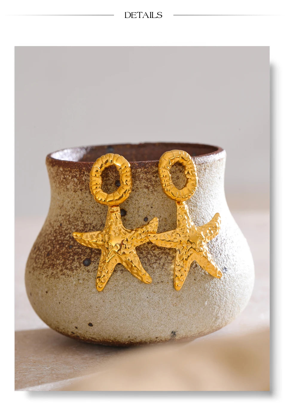 Star earrings in gold-plated stainless steel.