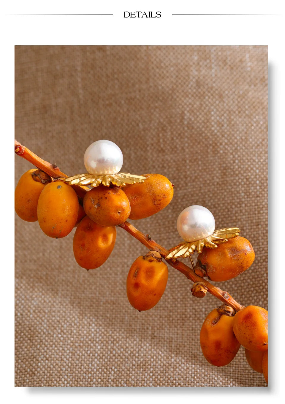 Pearl flower geometric earrings in gold-plated stainless steel with pearl.