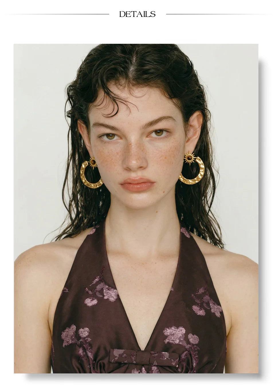 Natural stone star geometric earrings in gold-plated stainless steel with natural stone.