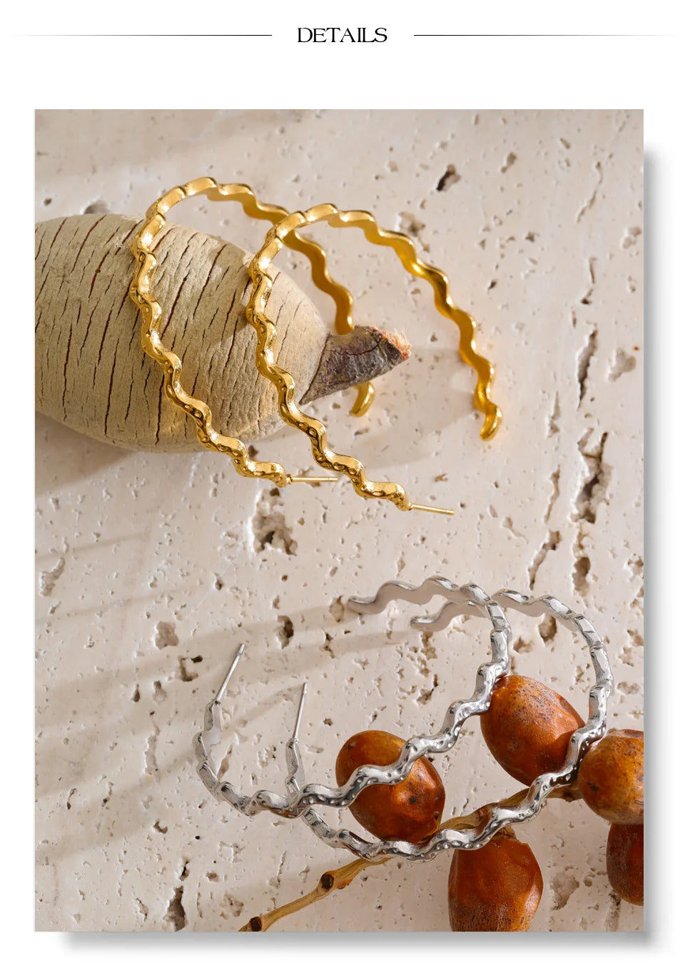 Geometric earrings in gold-plated stainless steel.