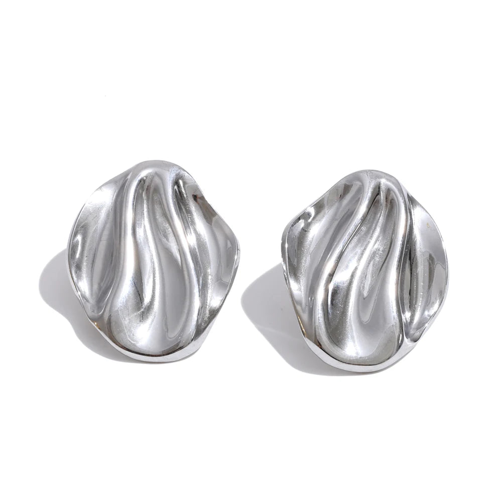 Geometric earrings in gold-plated stainless steel.