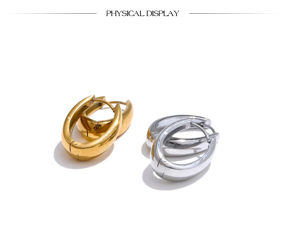 Geometric earrings in gold-plated 316L stainless steel.