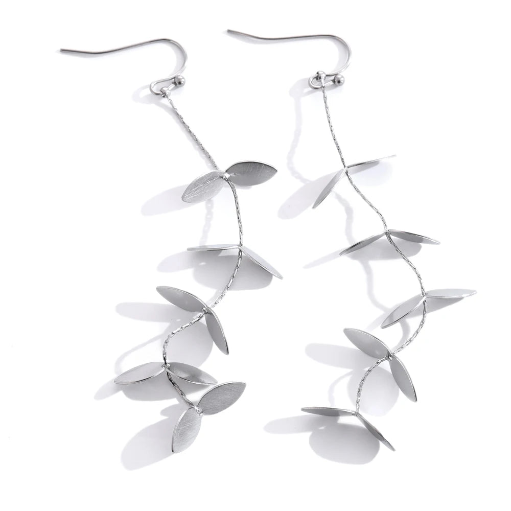 Vintage geometric earrings in gold-plated stainless steel.