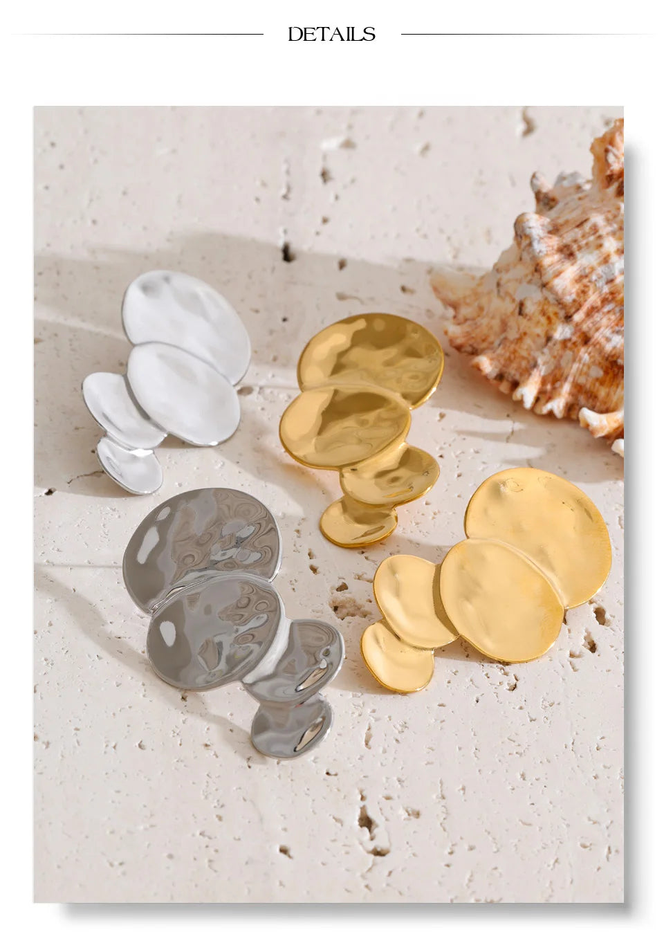 Geometric earrings in gold-plated stainless steel.