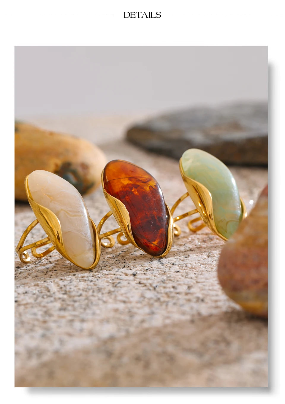 Green resin geometric ring in 18K gold-plated stainless steel with resin.