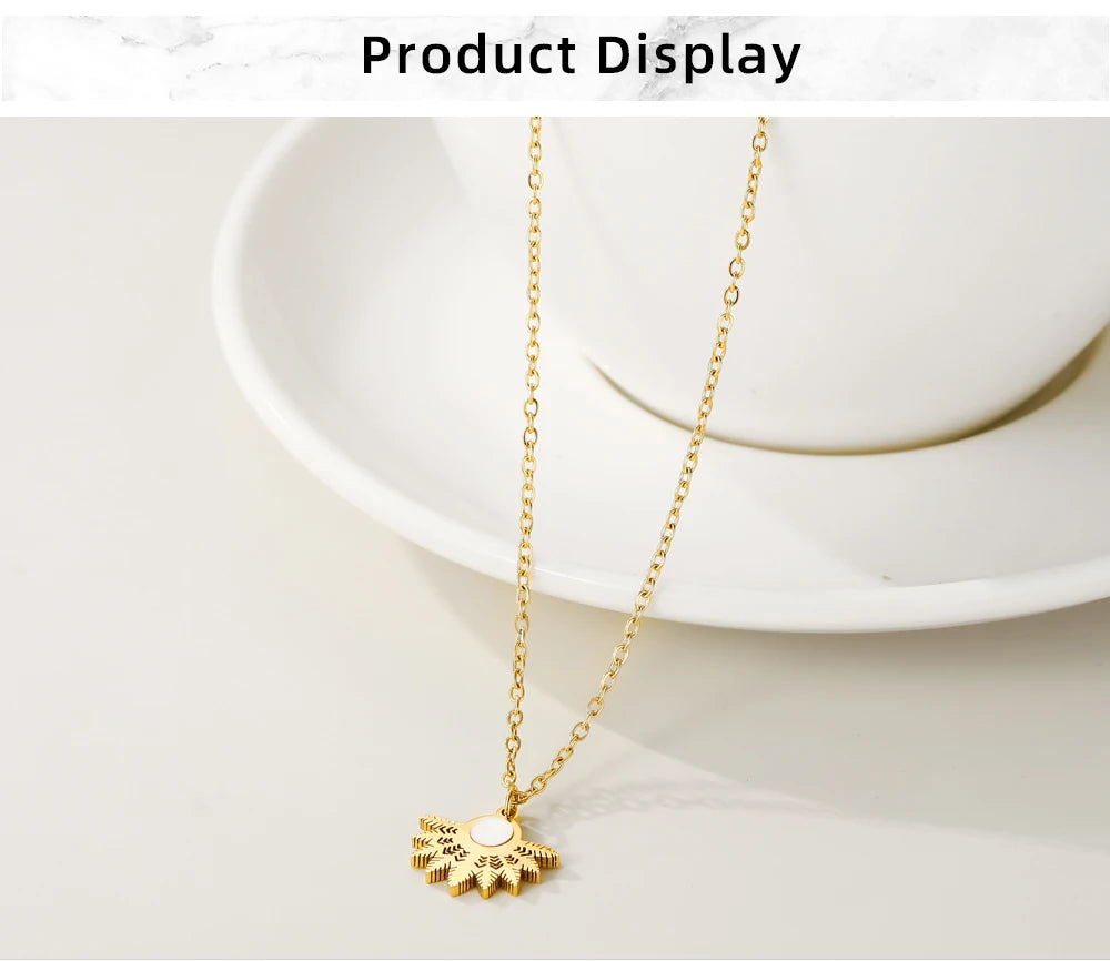 Pendant Necklace Geometric Snowflake Charm — 316L Stainless Steel · PS447