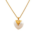 Pearl heart necklace in gold-plated stainless steel with pearl.