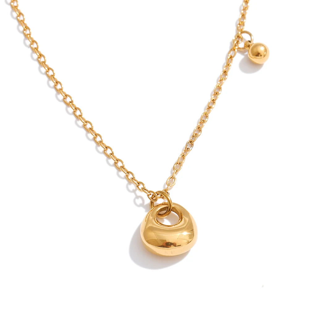 Geometric necklace in gold-plated stainless steel.