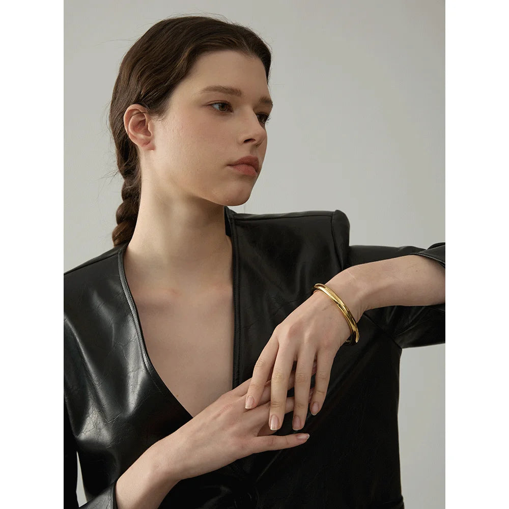 Hammered Geometric Bracelet — Gold-Plated Stainless Steel · PS2018
