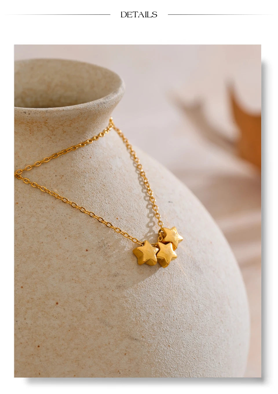 Star necklace in gold-plated stainless steel.