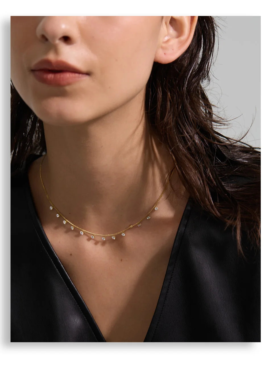 Cubic zirconia geometric chain necklace in gold-plated stainless steel with cubic zirconia.