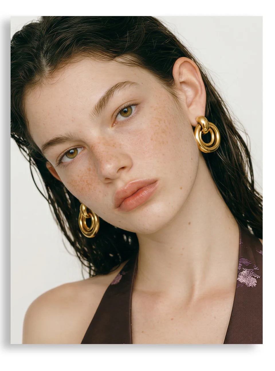 Geometric earrings in gold-plated stainless steel.