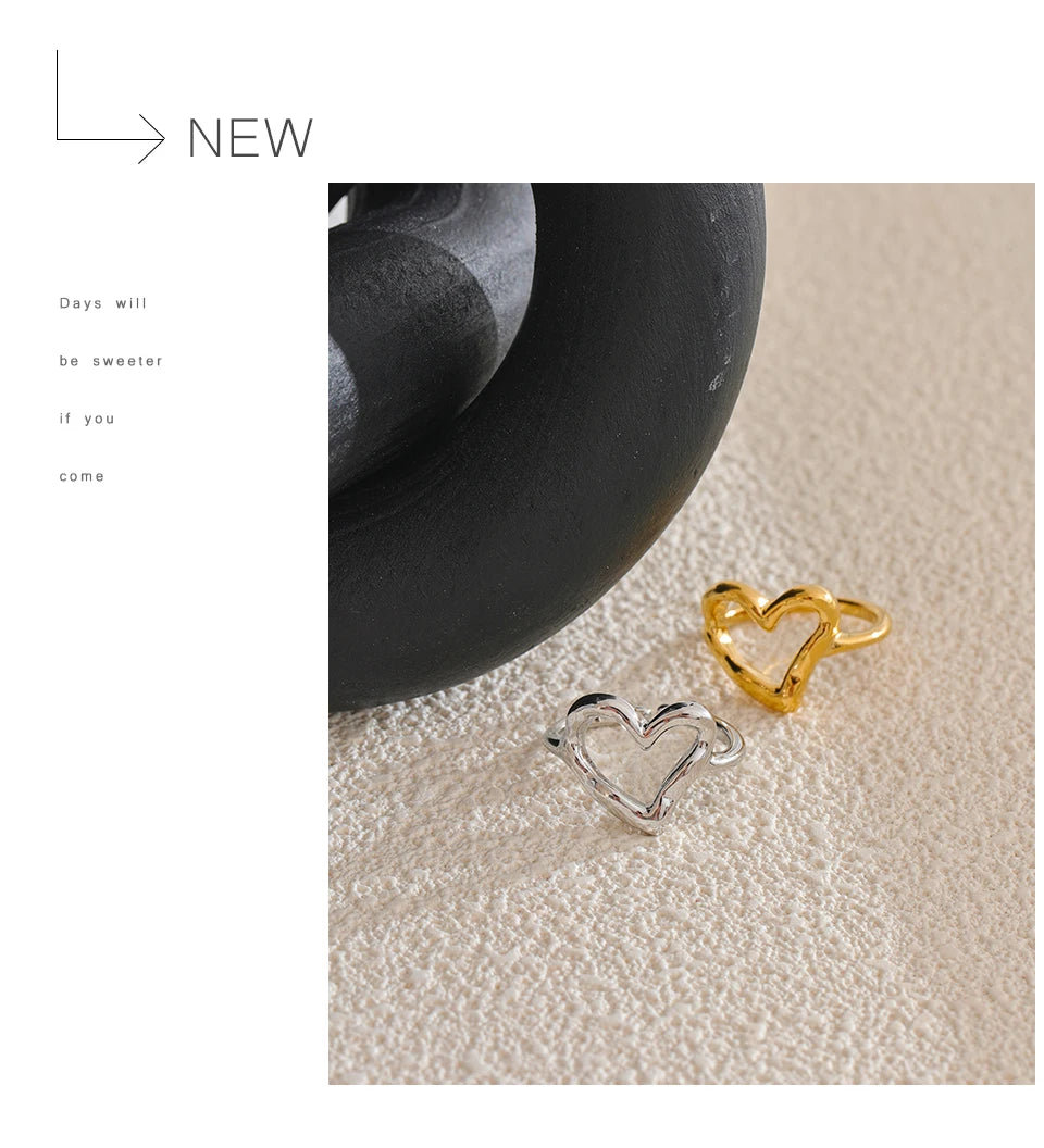 Heart minimalist ring in gold-plated stainless steel.