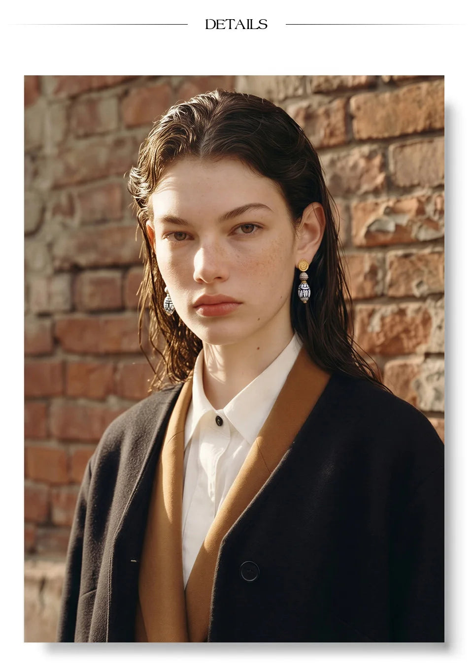 Blue geometric earrings in gold-plated stainless steel.