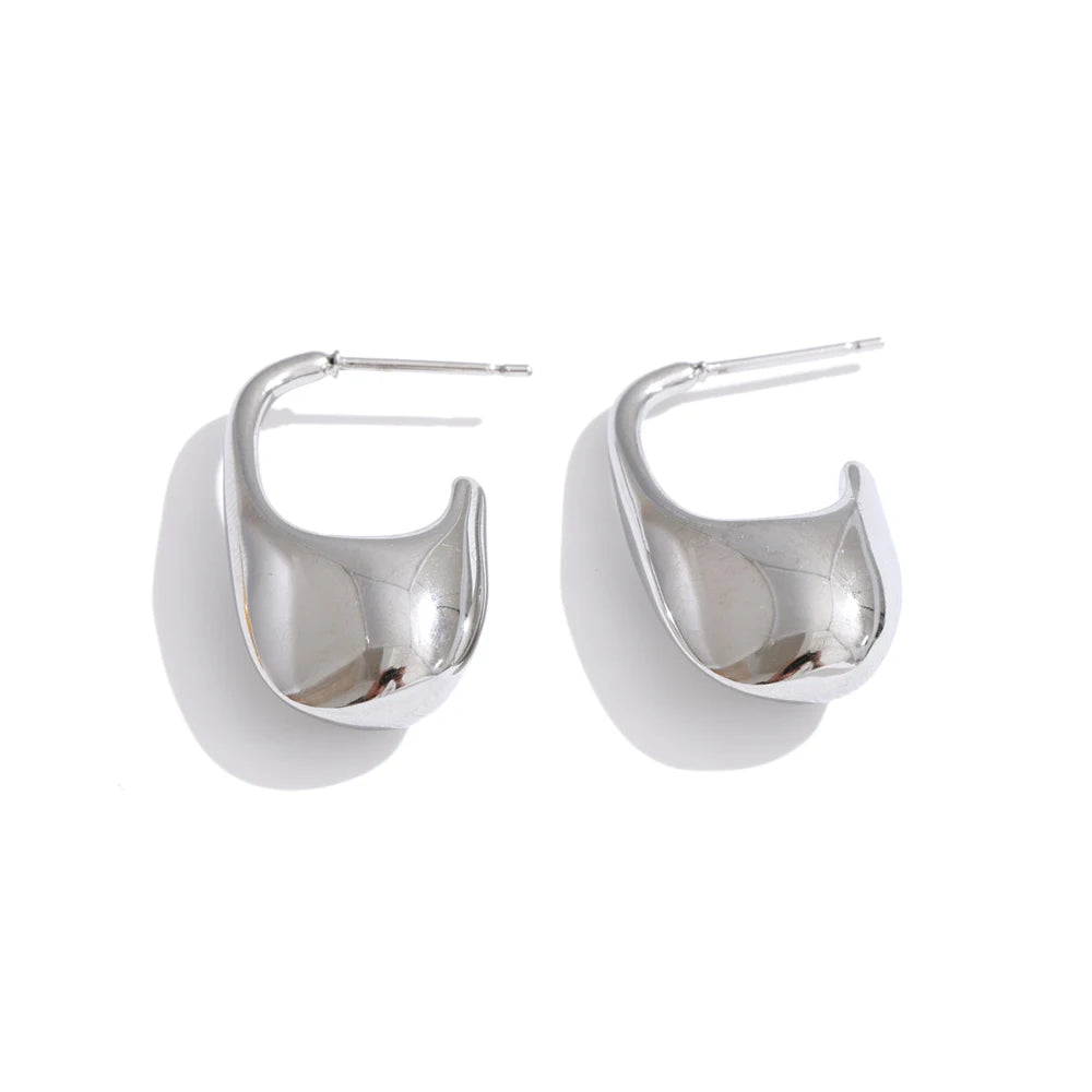 Geometric earrings in gold-plated stainless steel.