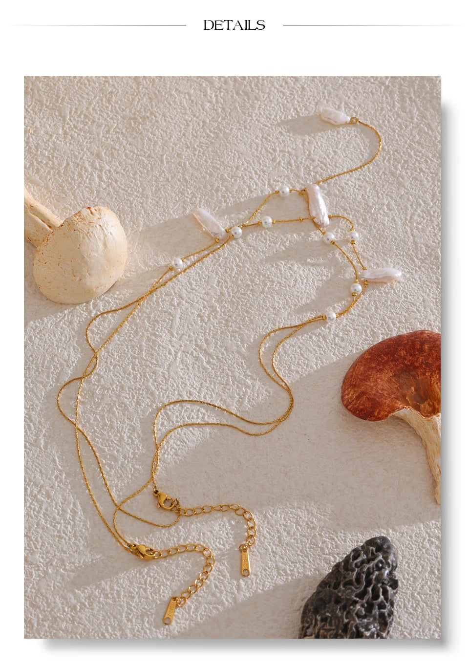 Freshwater pearl geometric necklace in gold-plated stainless steel with freshwater pearl.